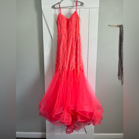 Gorgeous Mermaid Style Coral Prom Dress - Picture 3 of 4